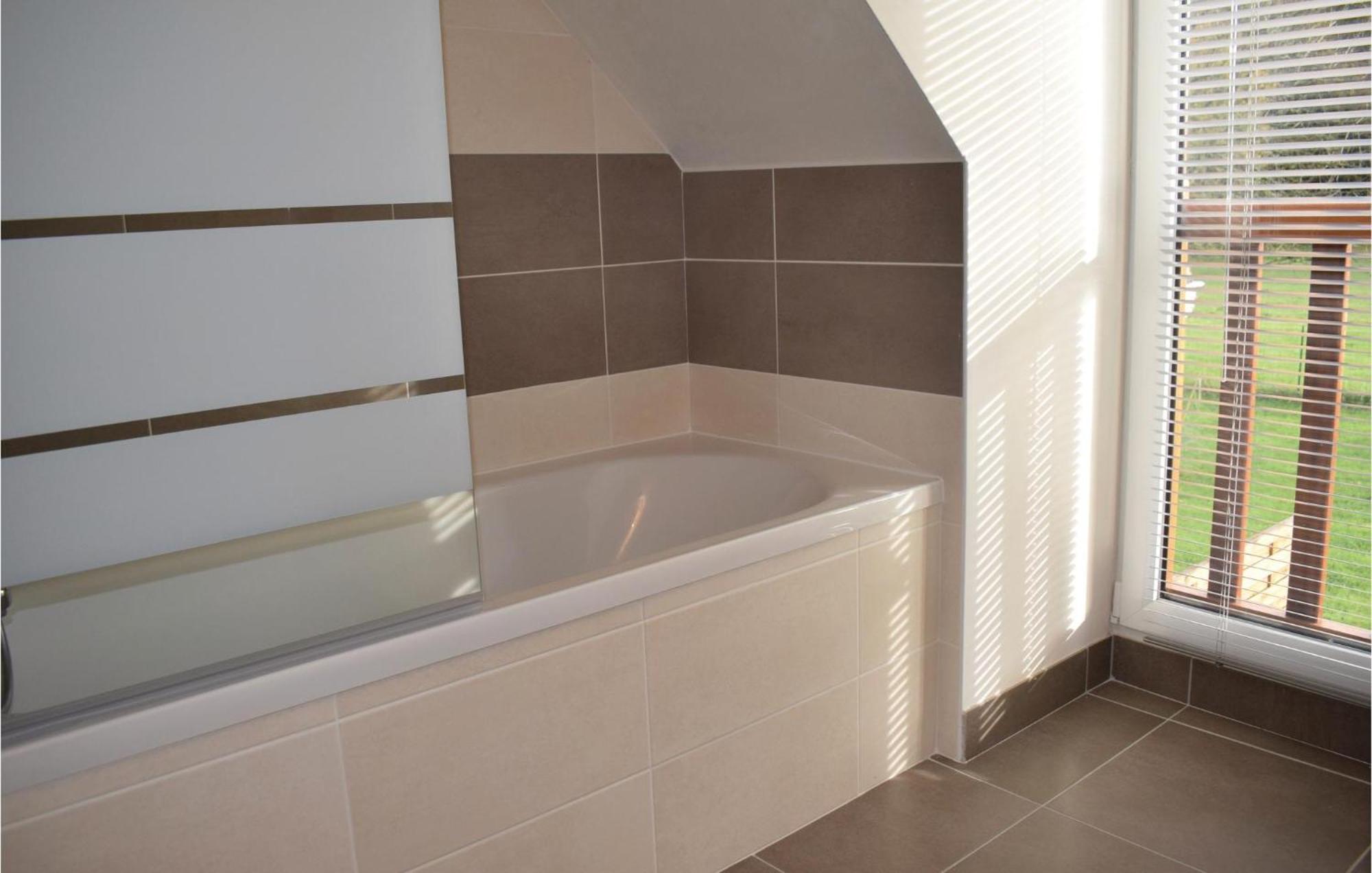 Gorgeous Home In Saint Alban With Kitchen מראה חיצוני תמונה